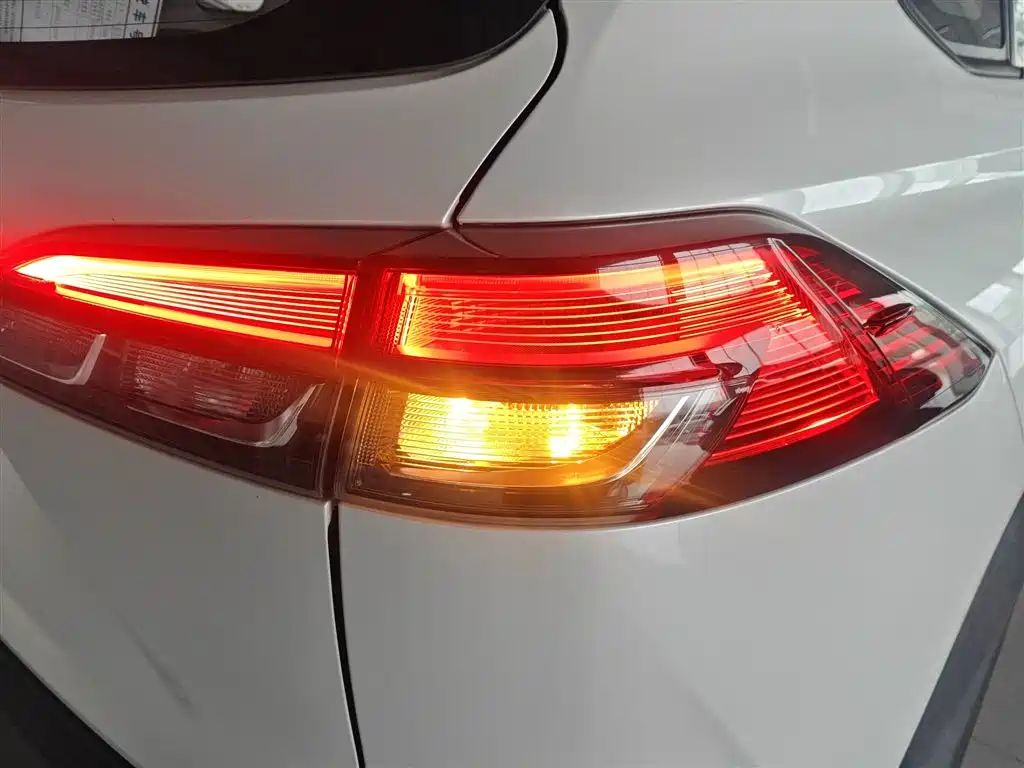 Toyota Frontlander 2022 2.0L CVT Luxury PLUS Edition фото 23