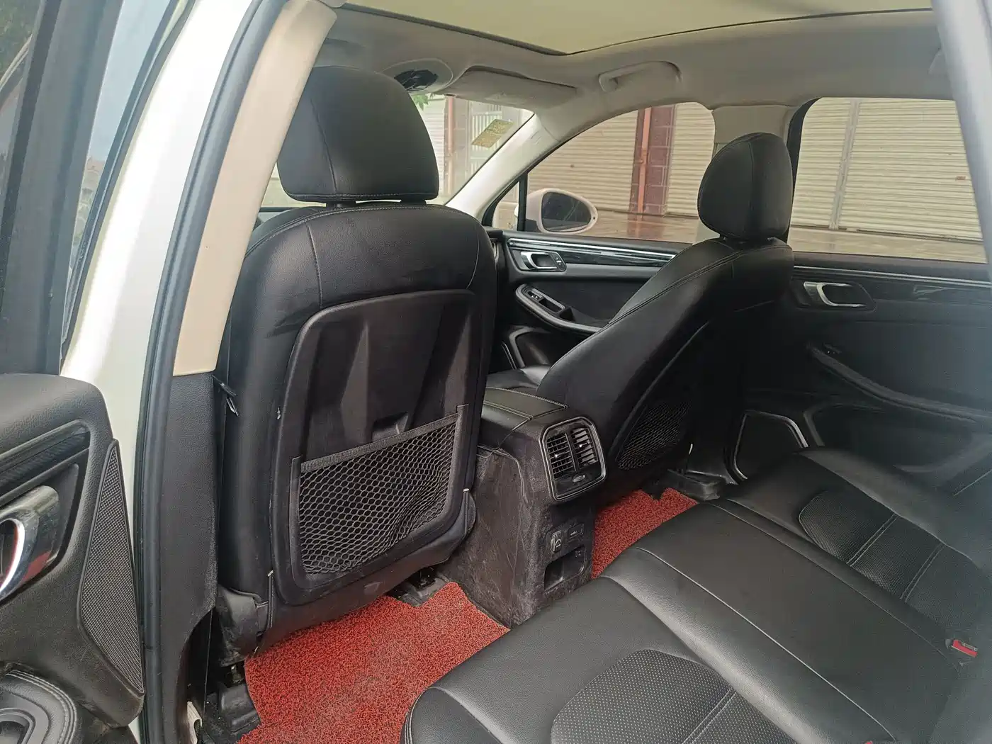 Фото 9 - Zotye SR9