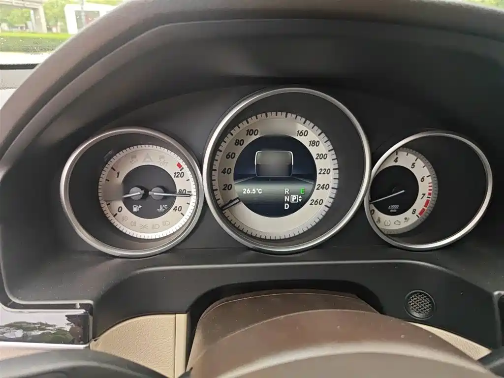 Mercedes-Benz E-Class 2015 E 260 L Sport Fashion фото 4