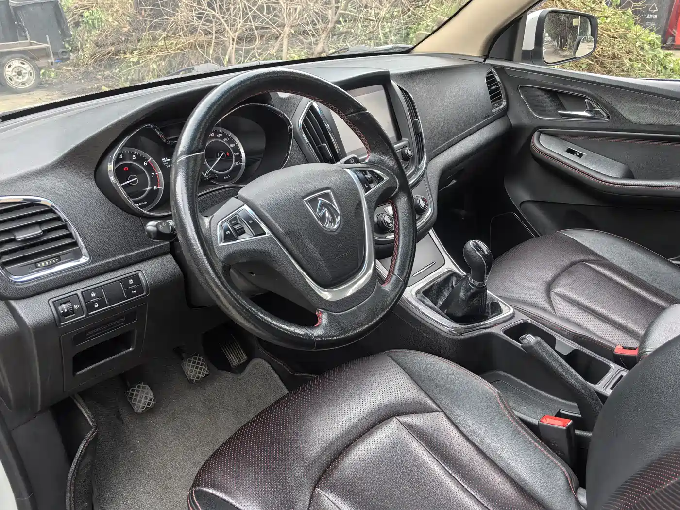 Baojun 560 2015 2015 1.8L Manual Luxury