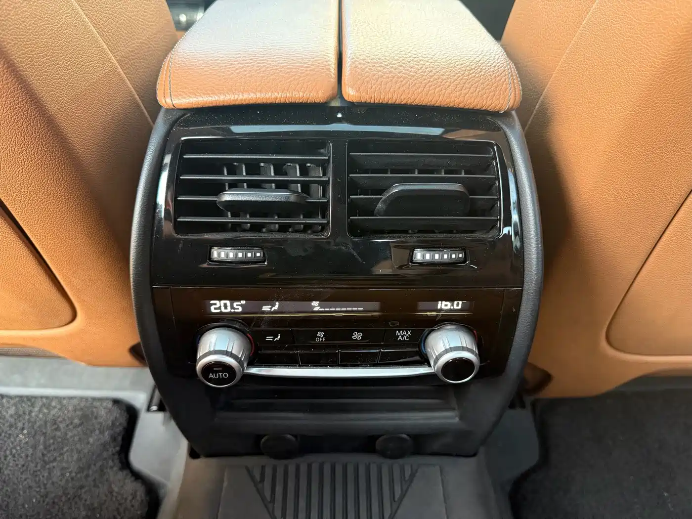 Фото 14 - BMW 5 Series