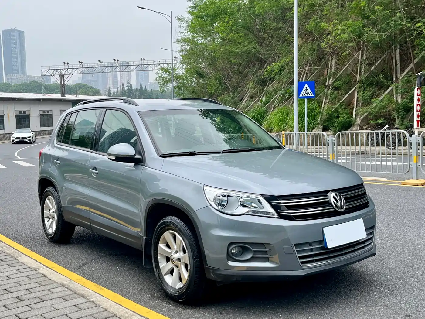 Volkswagen Tiguan 2012 1.8TSI Automatic 2WD Trend Edition фото 3