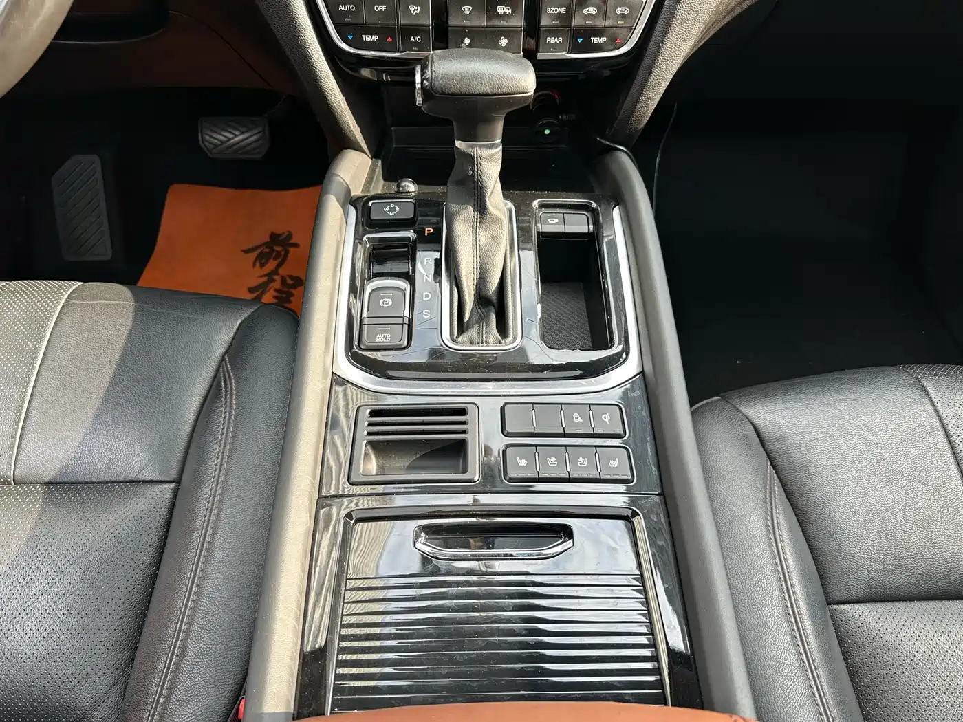 GAC Trumpchi Trumpchi GS8 2017 320T 2WD Luxury Smart Connect (7-seater) фото 18