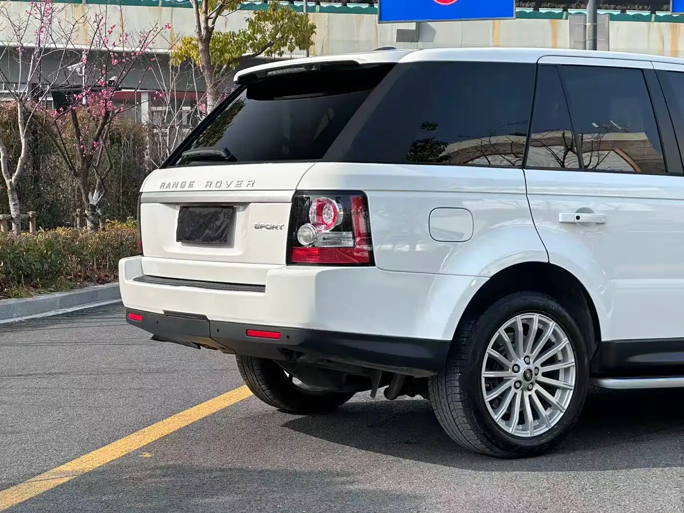 Land Rover Range Rover Sport 2013 3.0 TDV6 Black Label Limited Edition фото 12