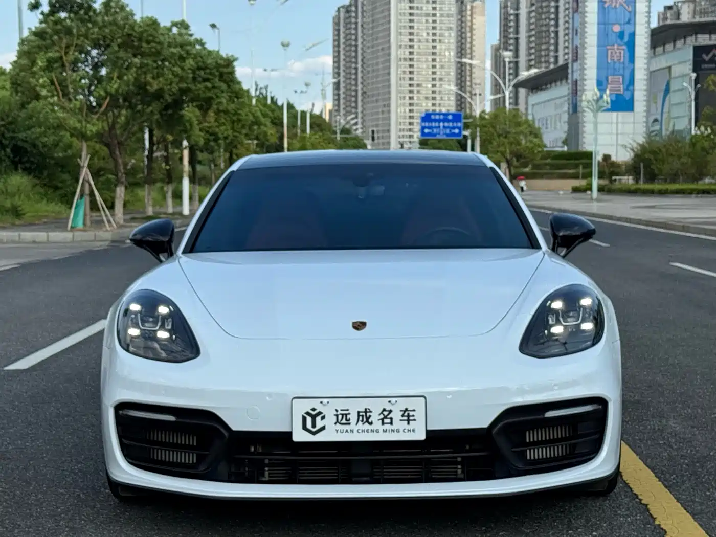 PORSCHE PANAMERA
