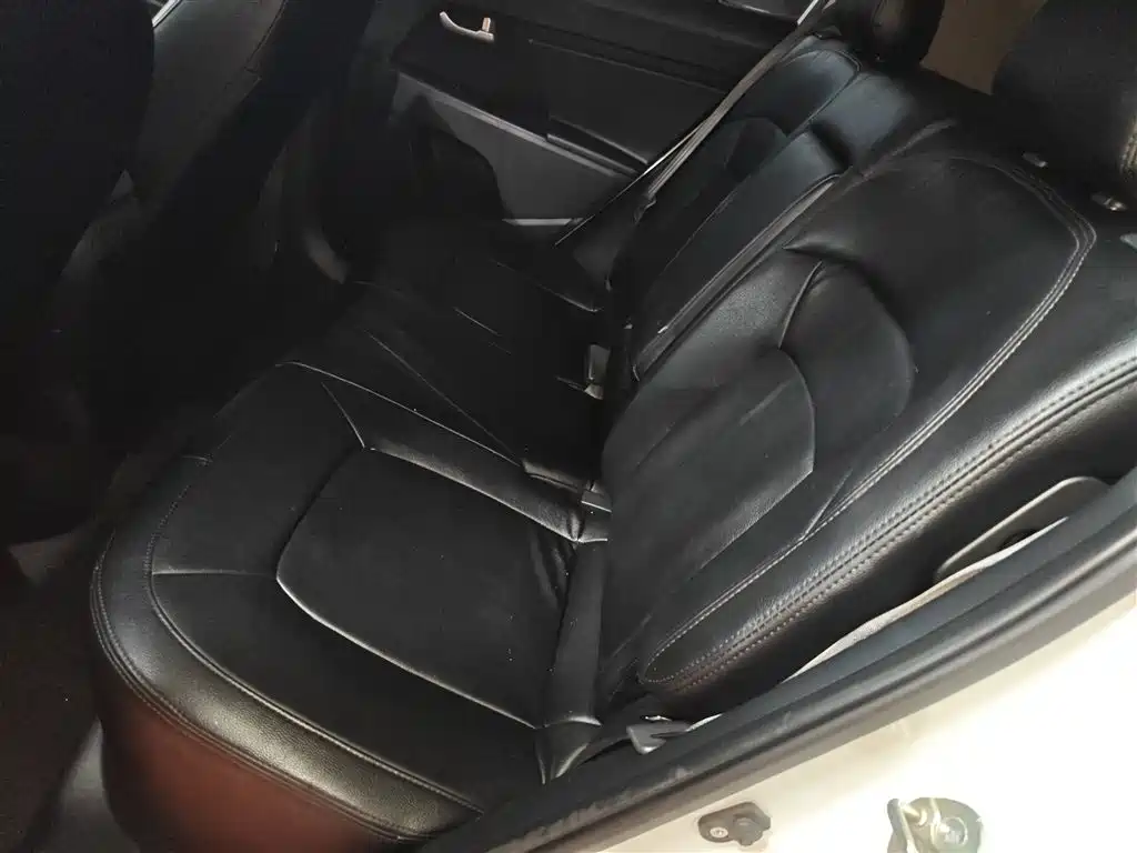Kia Sportage 2015 2.0L Automatic 2WD GL фото 11