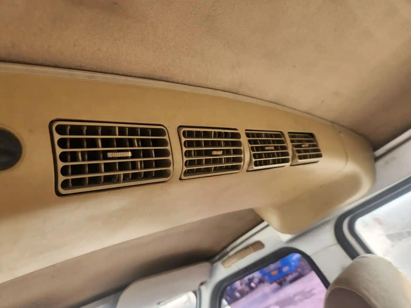 Wuling Motors Wuling Rongguang 2013 2011 1.2L Comfort Model