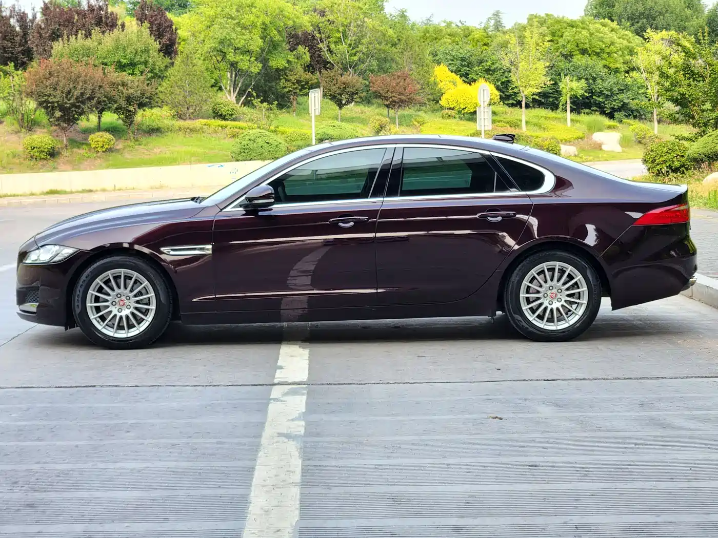 Jaguar XF 2016 2016 XF 2.0T 2WD Elegance Edition