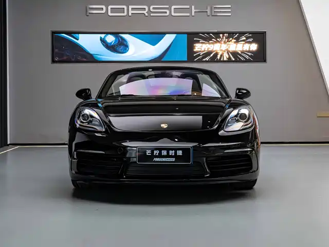 PORSCHE 718