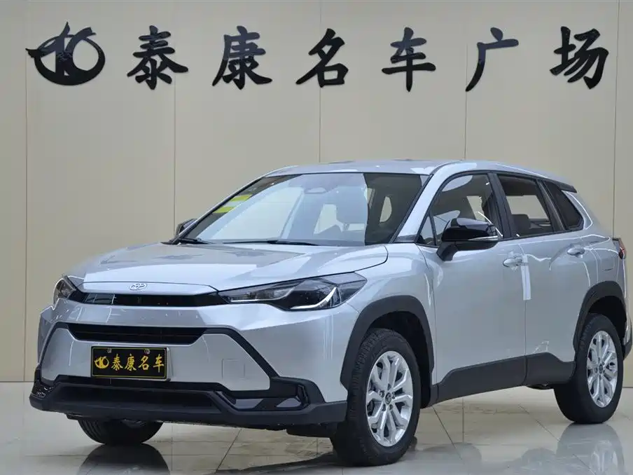 Photo 1 - Toyota Frontlander