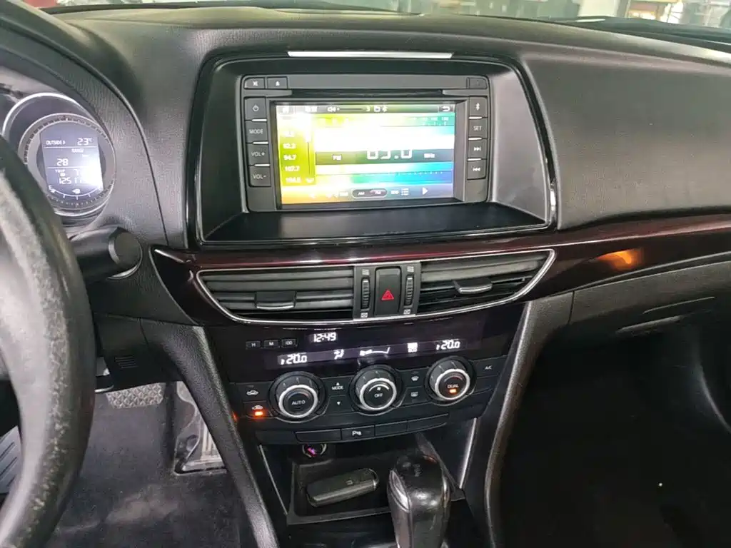 Photo 13 - Mazda Atenza