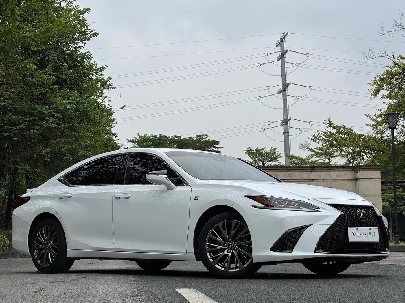 Фото 3 - Lexus ES