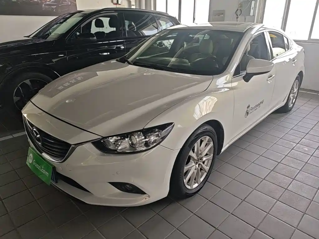 Photo 2 - Mazda Atenza