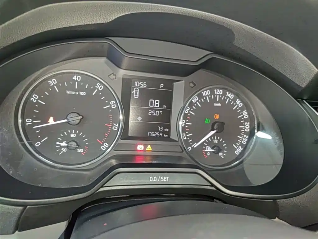 Škoda Octavia 2015 1.6L Automatic逸杰版 фото 12