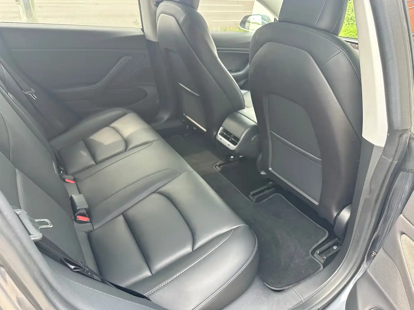 TESLA MODEL 3 (IMPORTED)