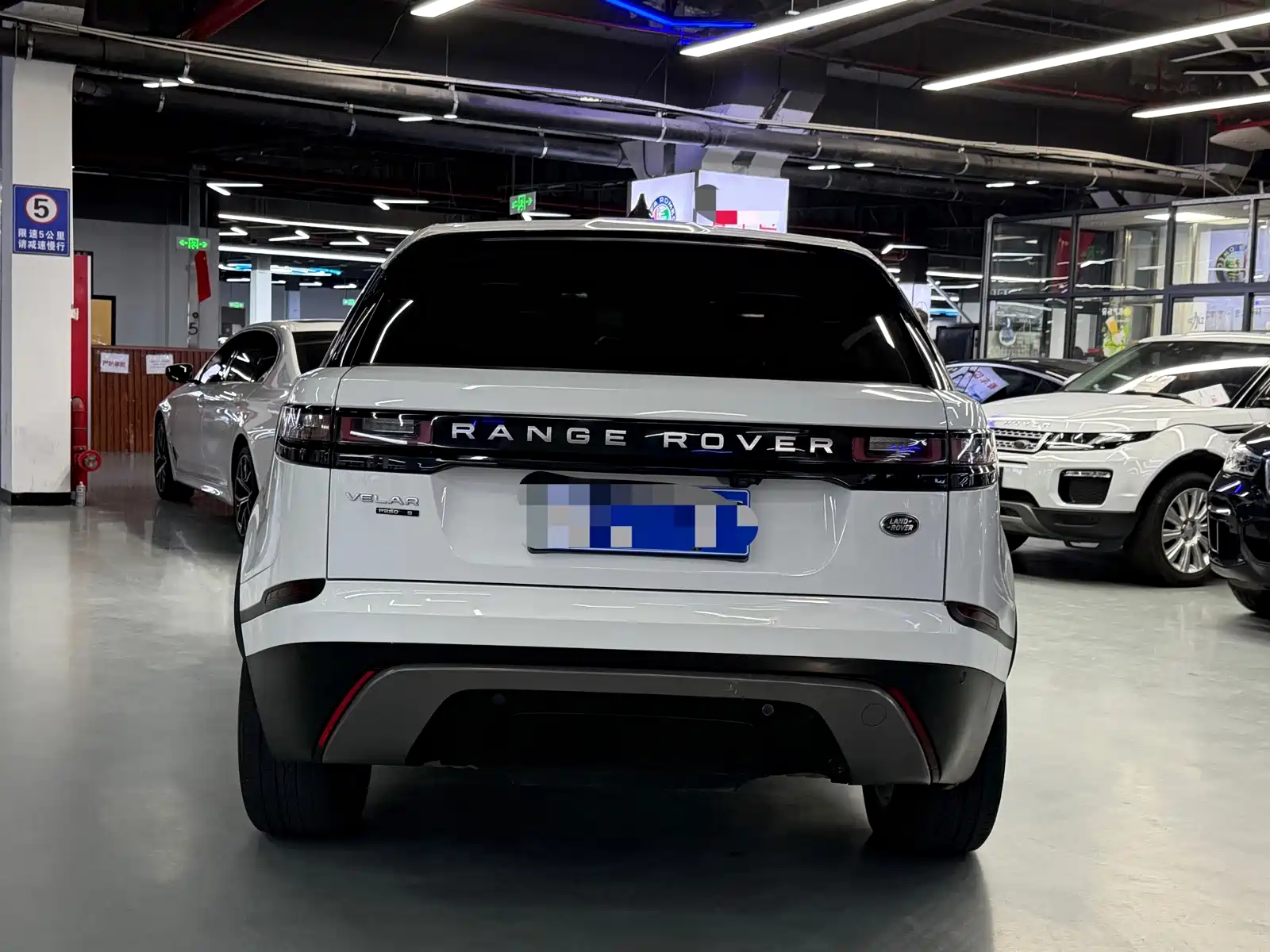 Фото 14 - Land Rover Range Rover Velar