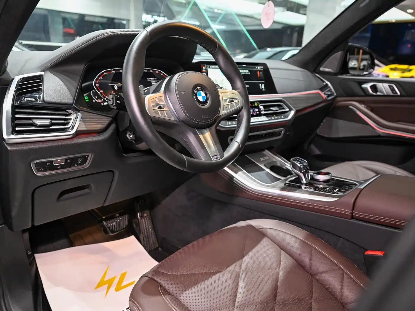 BMW X5 2022 Model xDrive 40Li M Sport Package фото 12