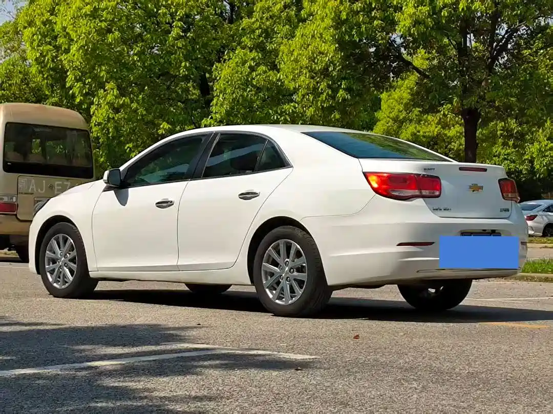 Chevrolet Malibu 2017 1.5T Automatic Luxury Edition фото 10
