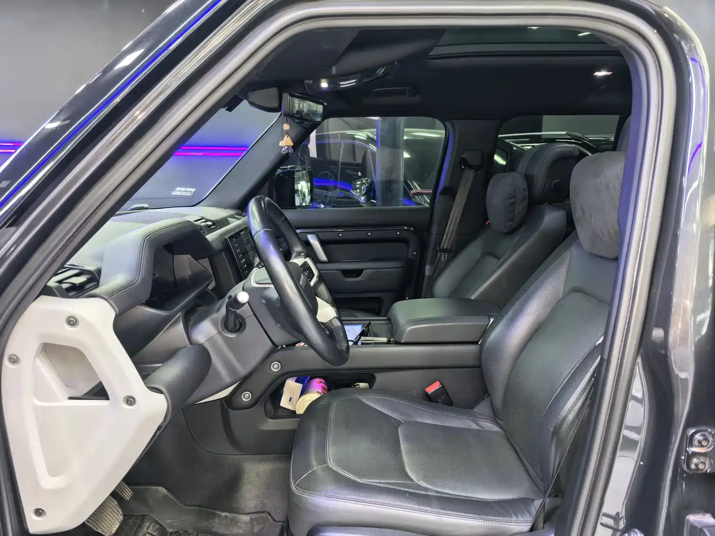 Land Rover Defender 2023 Model 110 3.0T P400 X-DYNAMIC HSE фото 9