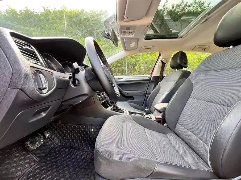 Volkswagen Golf 2018 230TSI Automatic Comfort фото 9