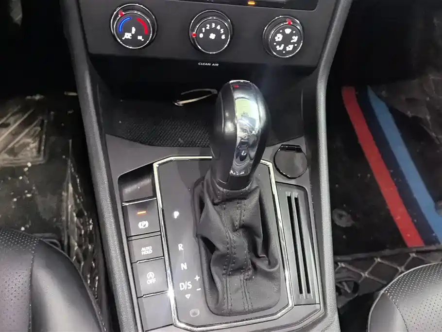 Volkswagen Lavida 2022 1.5L Auto Comfort Edition фото 16