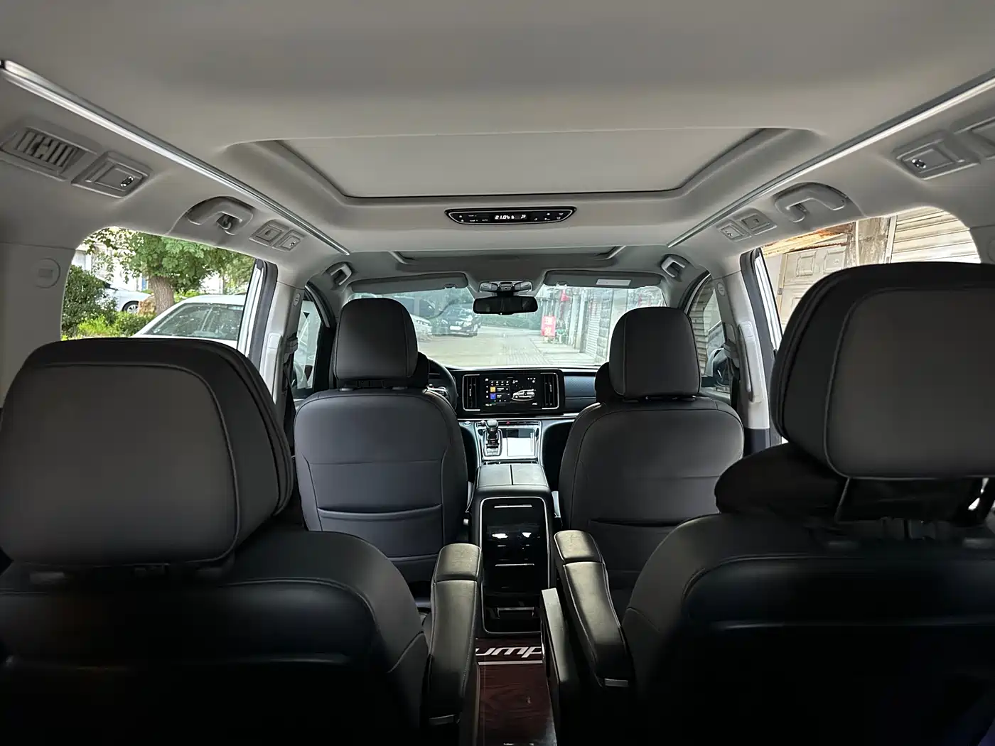 GAC Trumpchi Trumpchi M8 2021 Leading Show Series 390T Ultimate Edition фото 14