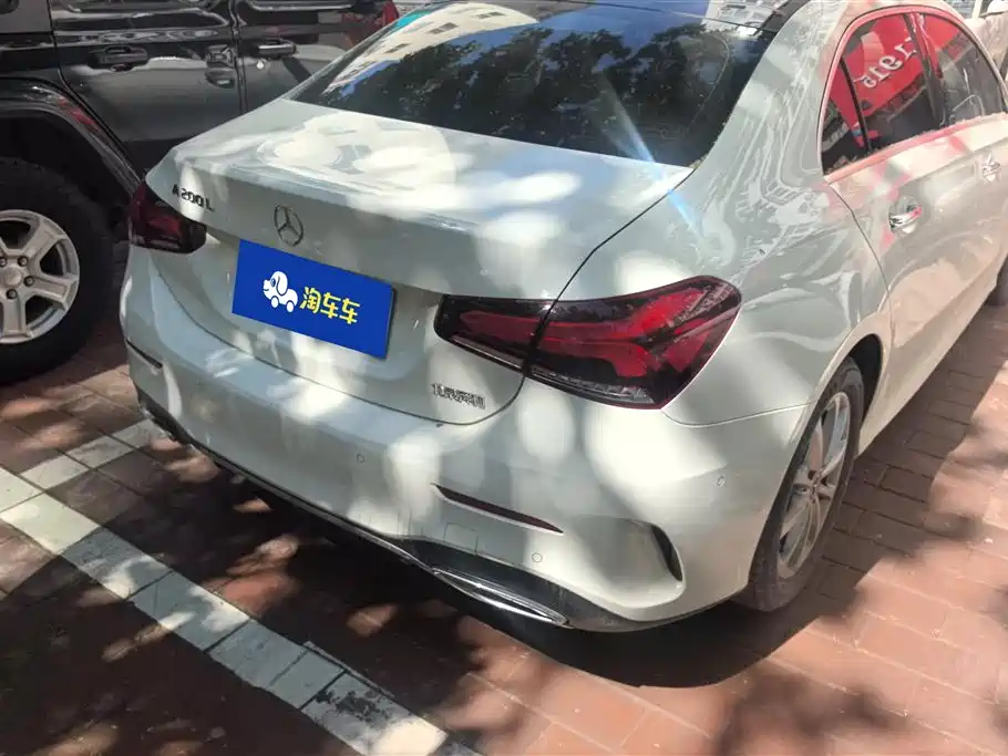 Mercedes-Benz A-Class 2021 A 200 L Sport Sedan Dynamic Type фото 3