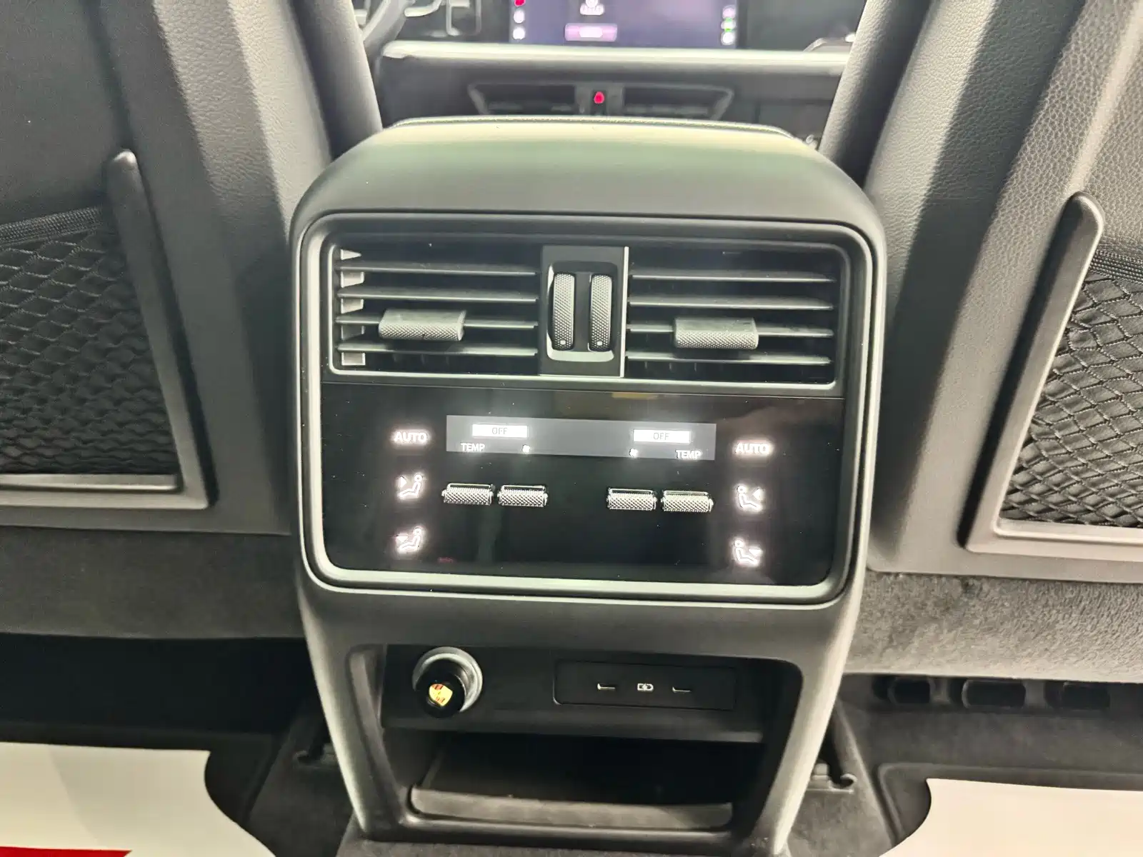Photo 19 - Porsche Cayenne