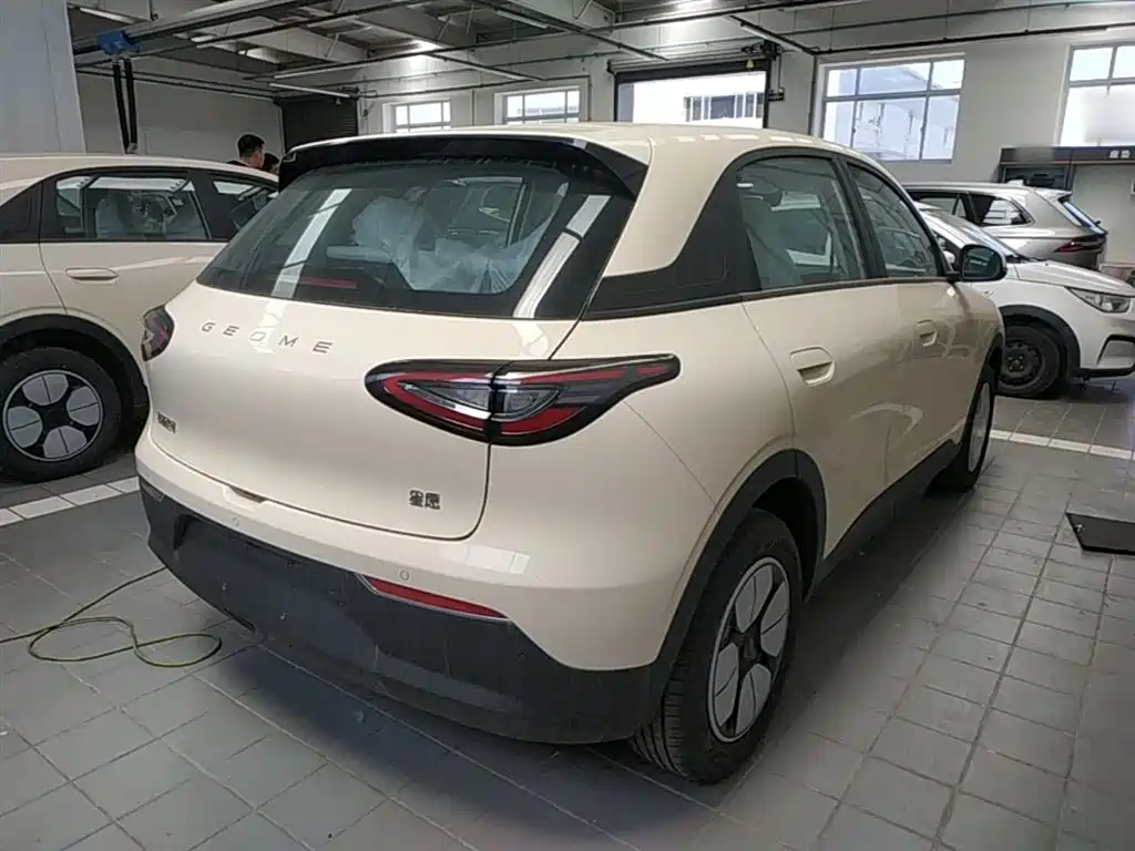 Geely Galaxy Starry Wish 2026 Edition 310km Youth Version фото 7