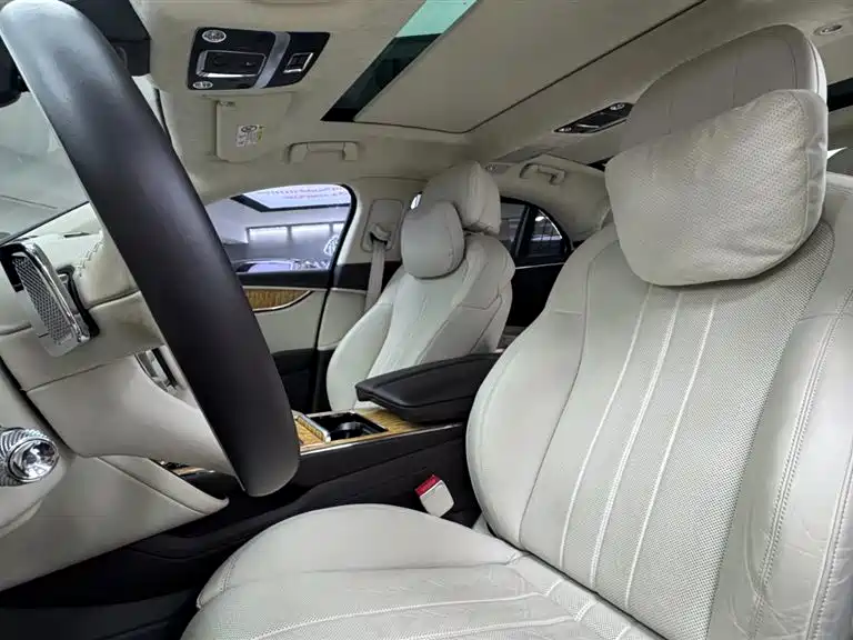 Bentley Flying Spur 2021 4.0T V8 Standard Version фото 20