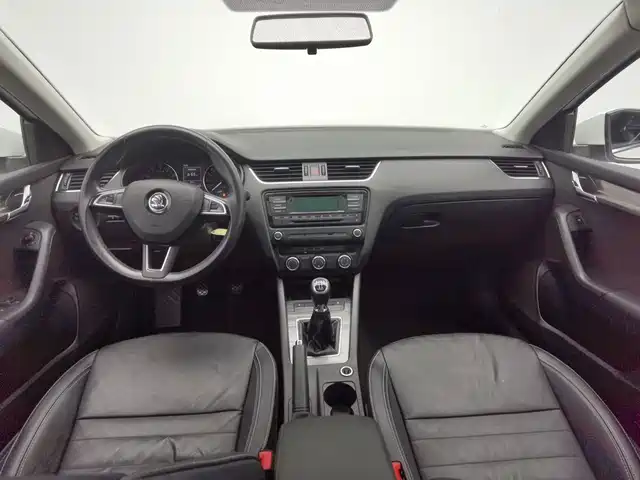 Škoda Octavia 2017 1.6L Manual Smart Edition — фото 5