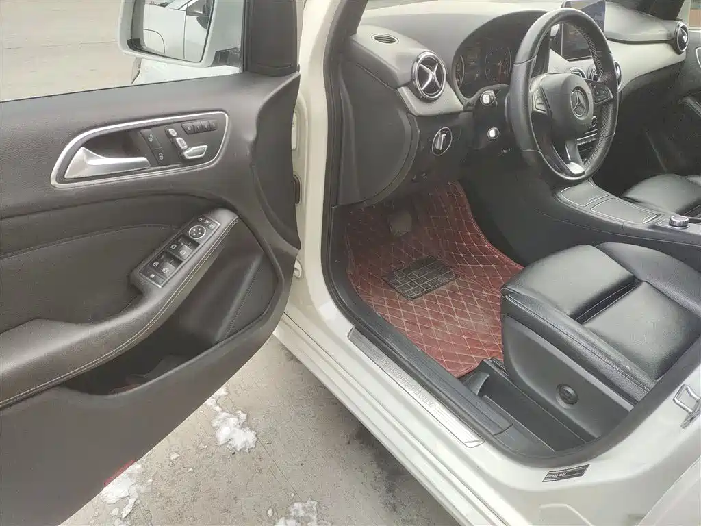 Mercedes-Benz B-Class 2019 B 200 Fashion фото 16