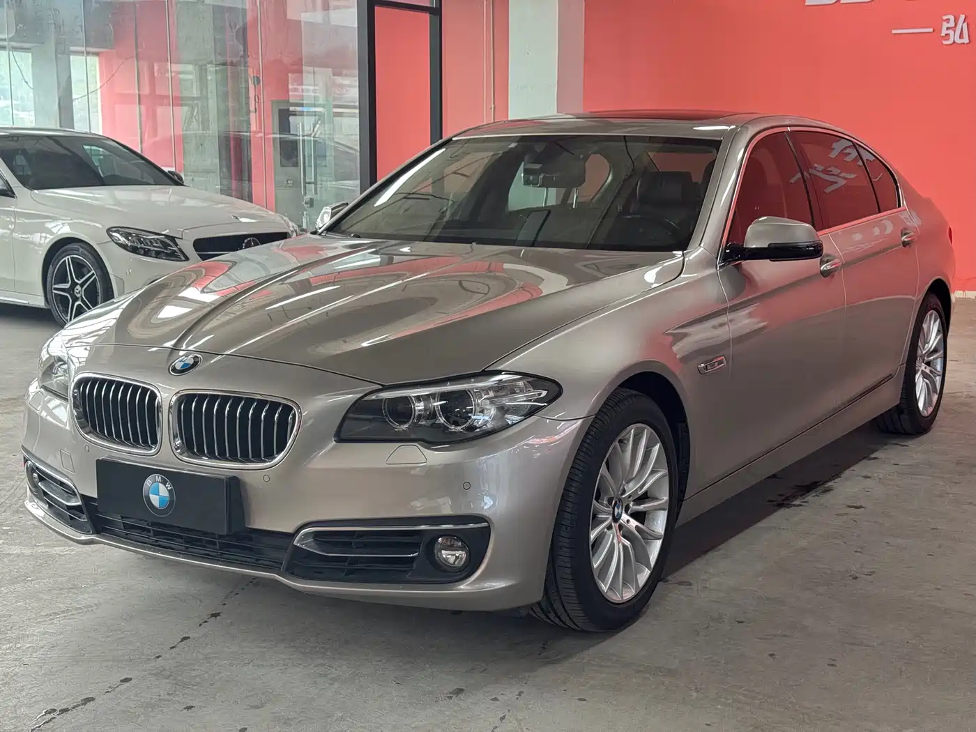 BMW 5 Series 2014 525Li Luxury Design Package