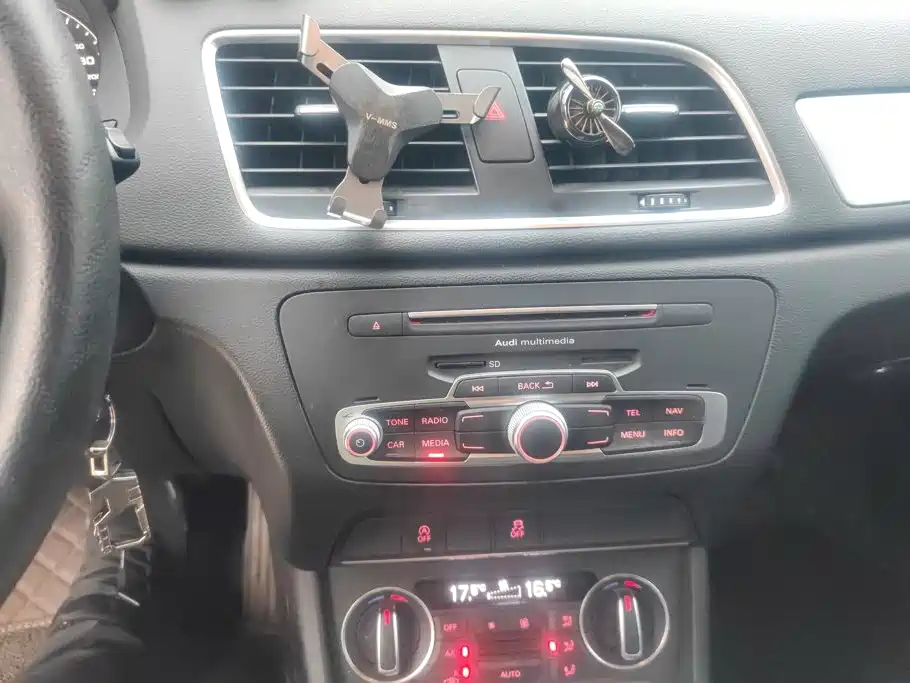 Photo 13 - Audi Q3