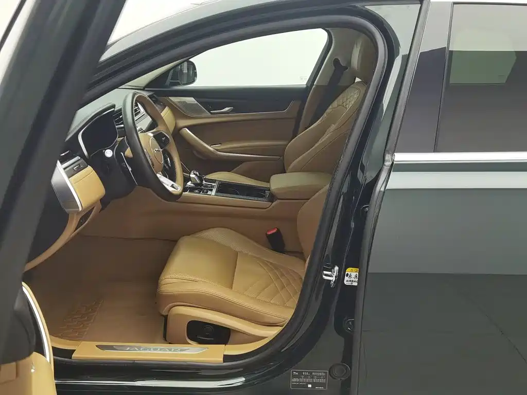 Jaguar XFL, миниатюра 10
