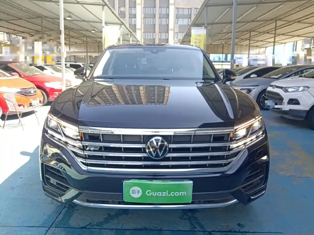 Фото 3 - Volkswagen Touareg