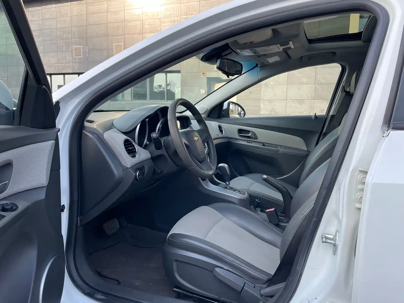 Chevrolet Cruze 2013 Model 1.8L SE AT фото 6