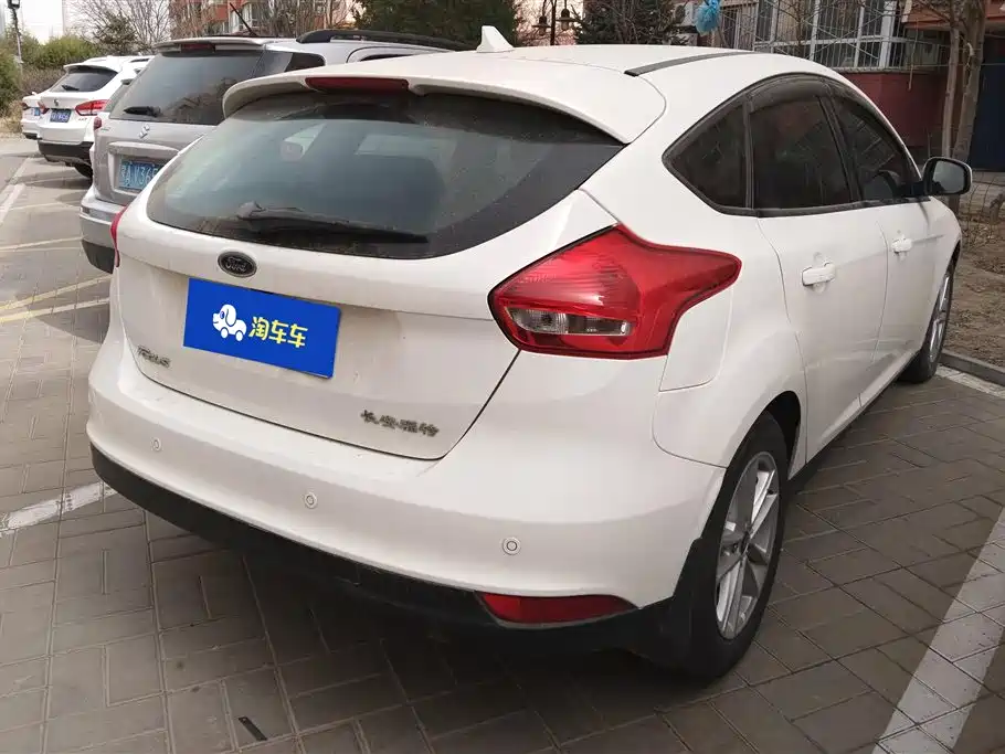 FORD FOX