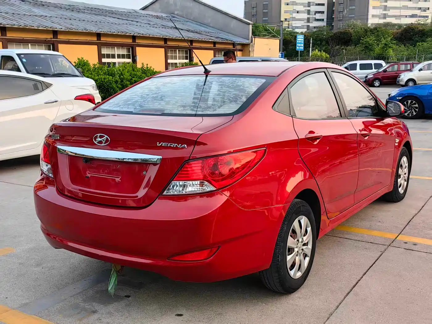 Hyundai Verna 2010 Sedan 1.4L Automatic Comfort GS фото 9