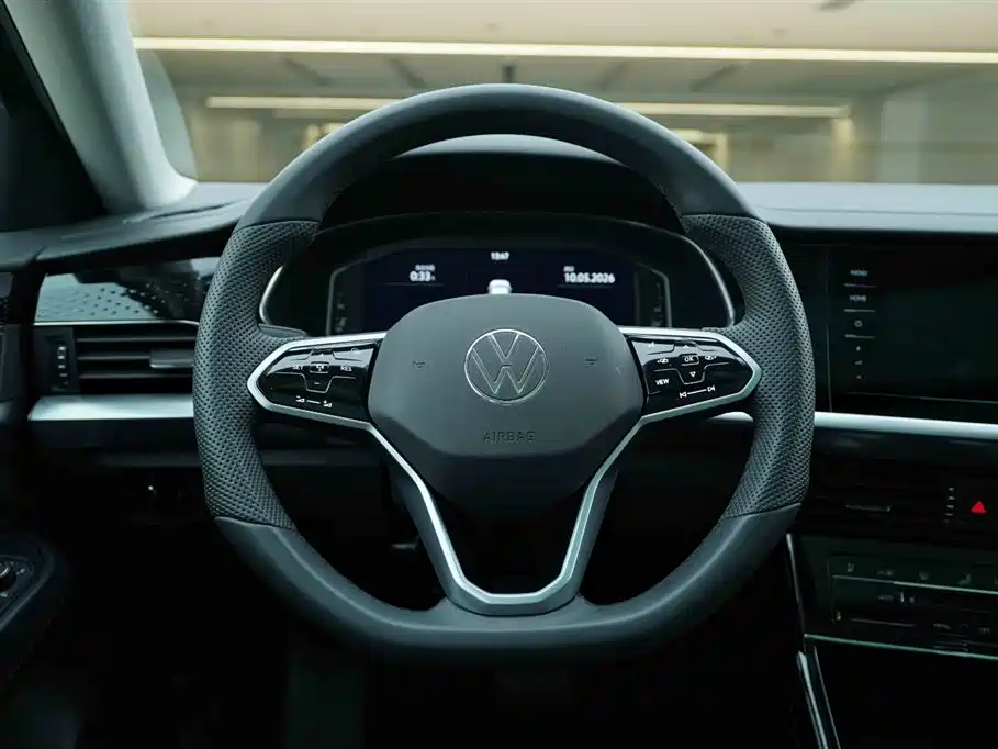 Volkswagen Passat 2024 380TSI Elite Edition фото 15