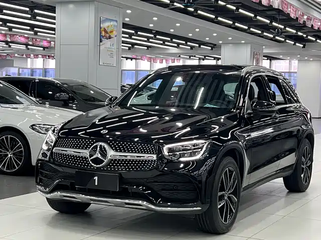 MERCEDES-BENZ GLC