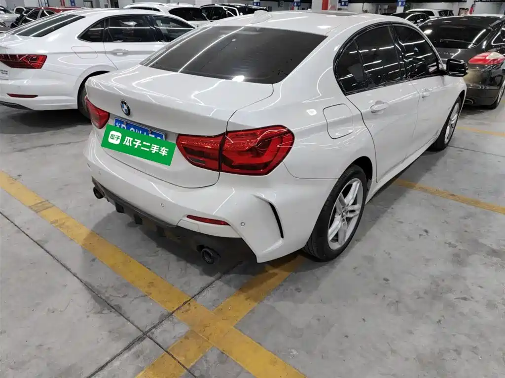 BMW 1-SERIES