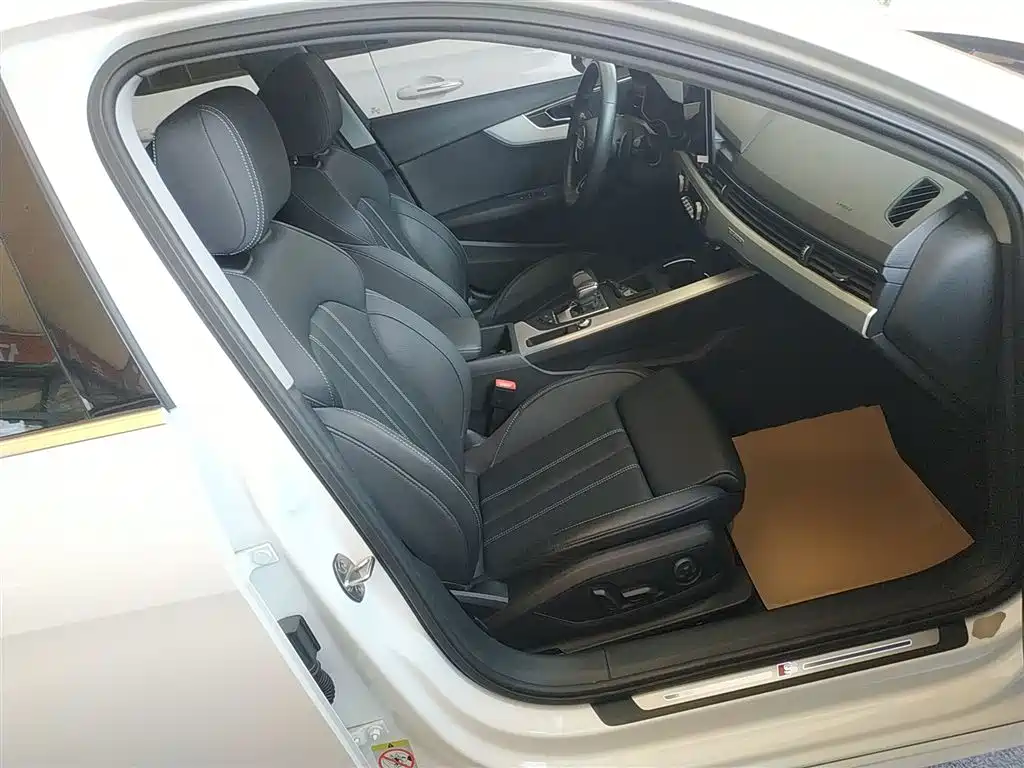 Audi A4L 2020 40 TFSI quattro Luxury Dynamic фото 25