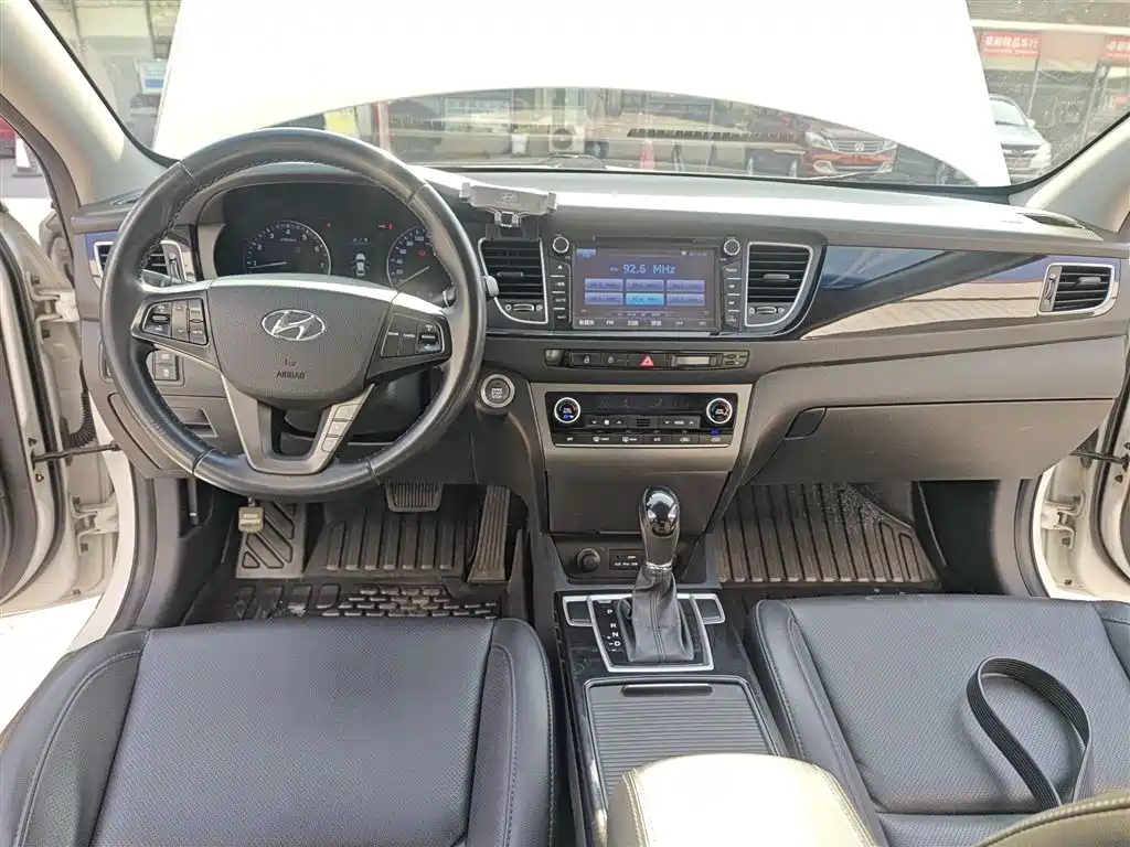 Hyundai Mistra 2014 1.8L Auto Premium DLX фото 9