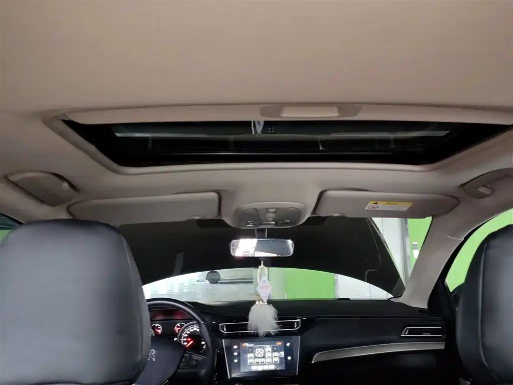 Peugeot 408 2016 1.6T Automatic Luxury Edition фото 8
