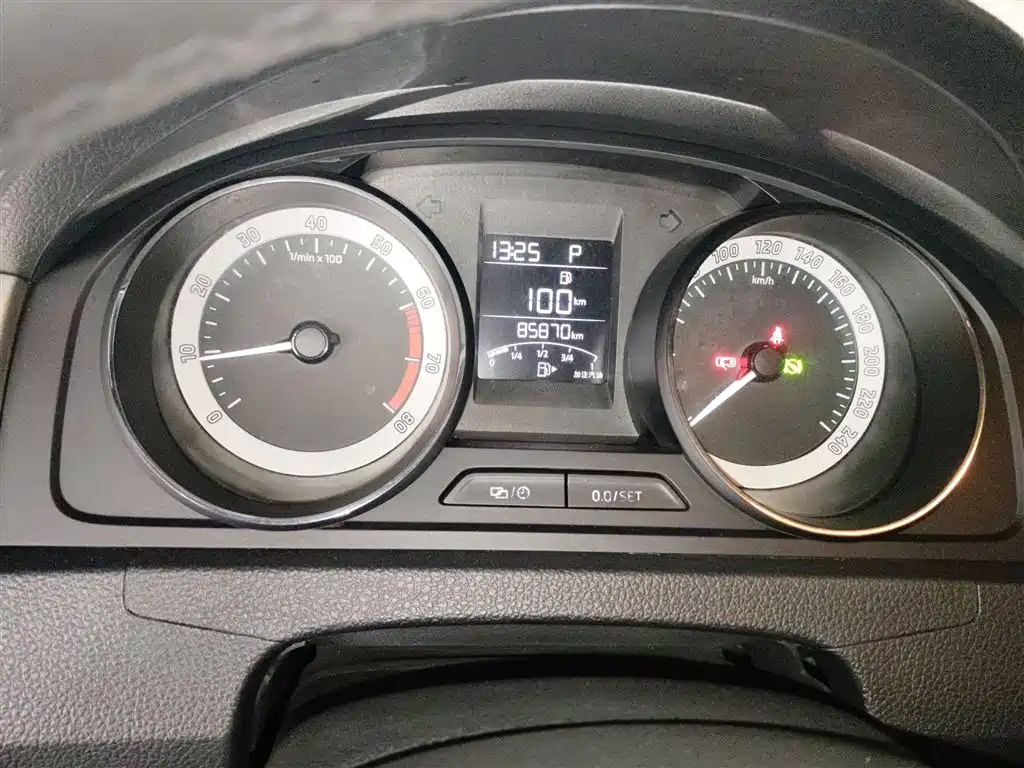 Škoda Skoda Rapid Spaceback 2019 1.5L Automatic Comfort Edition фото 9
