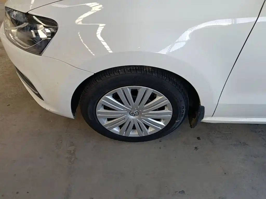 Фото 23 - Volkswagen Polo