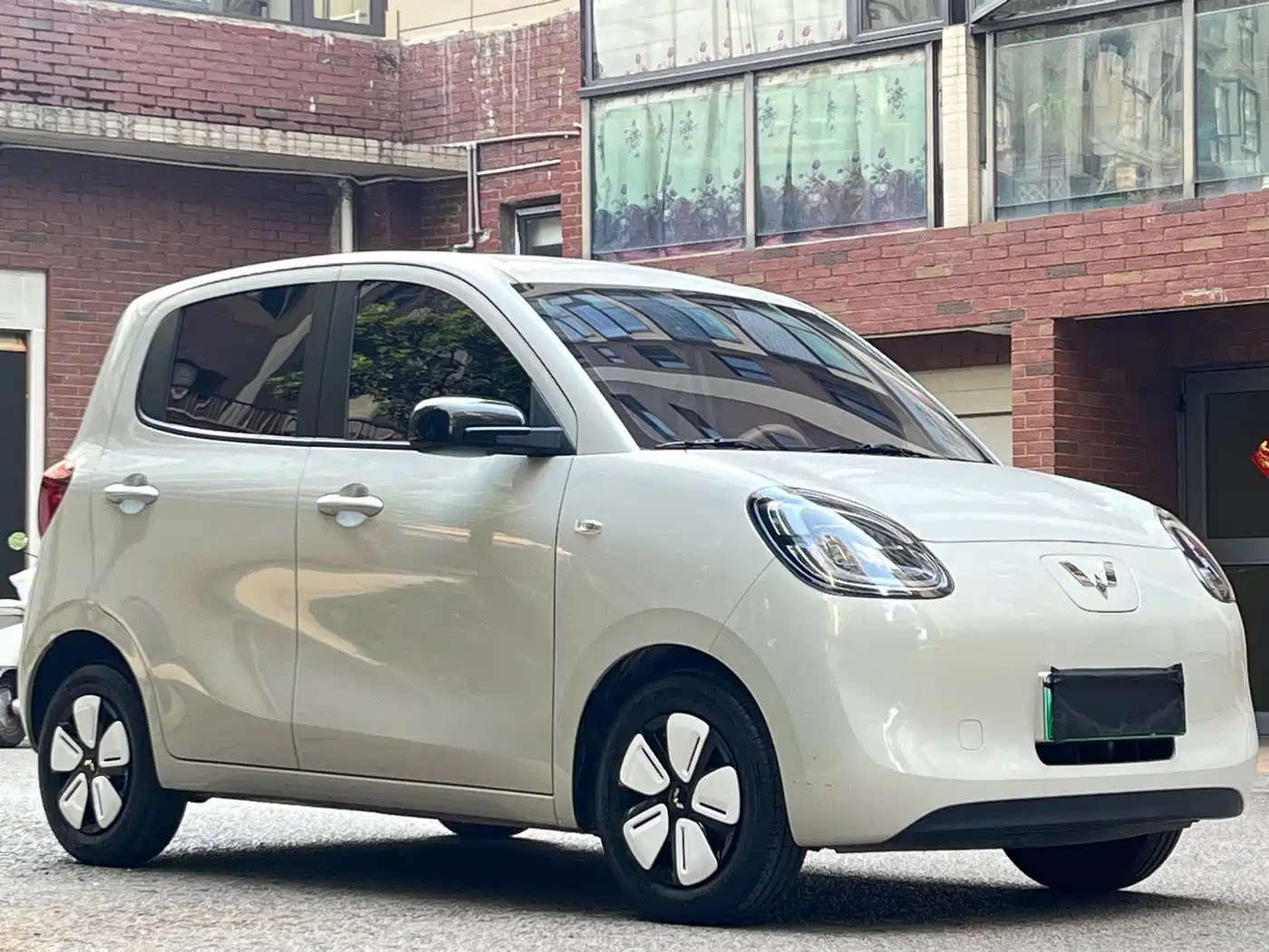WULING AUTOMOBILE HONGGUANG MINIEV