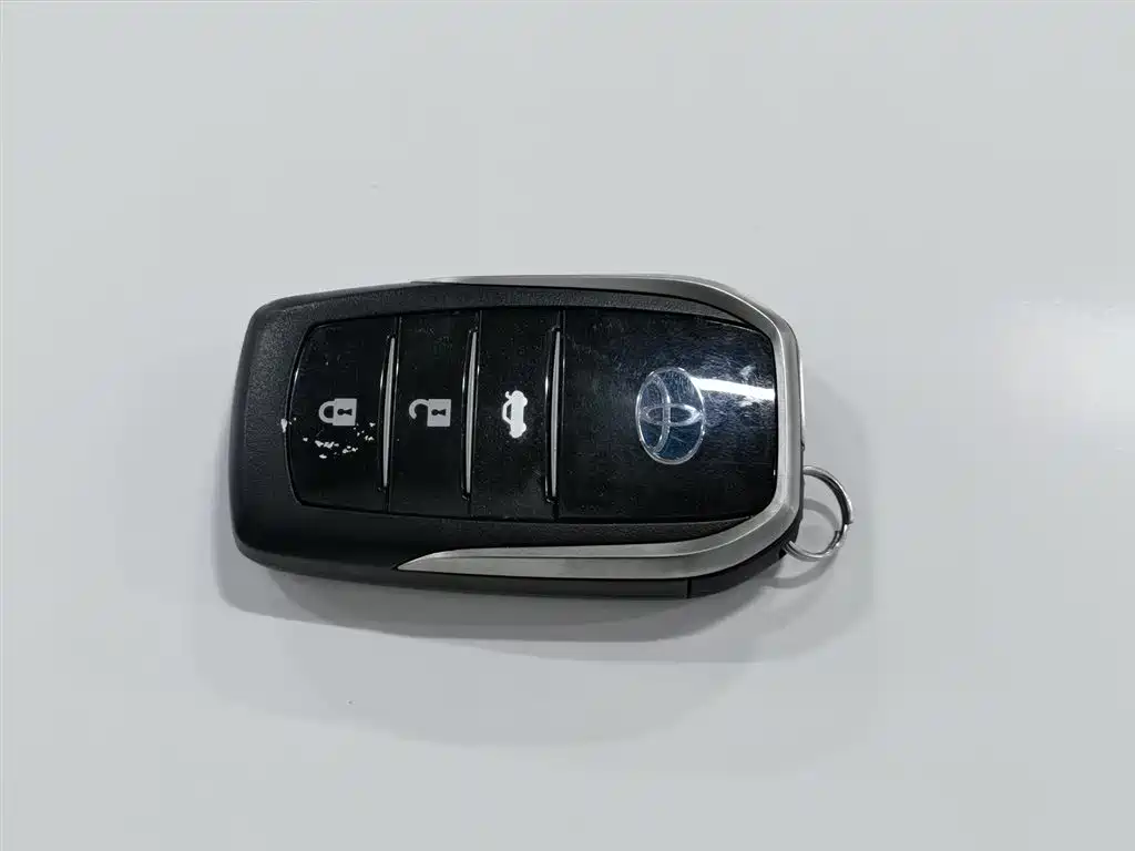 Toyota Corolla 2018 Hybrid 1.8L E-CVT Smart Edition фото 19