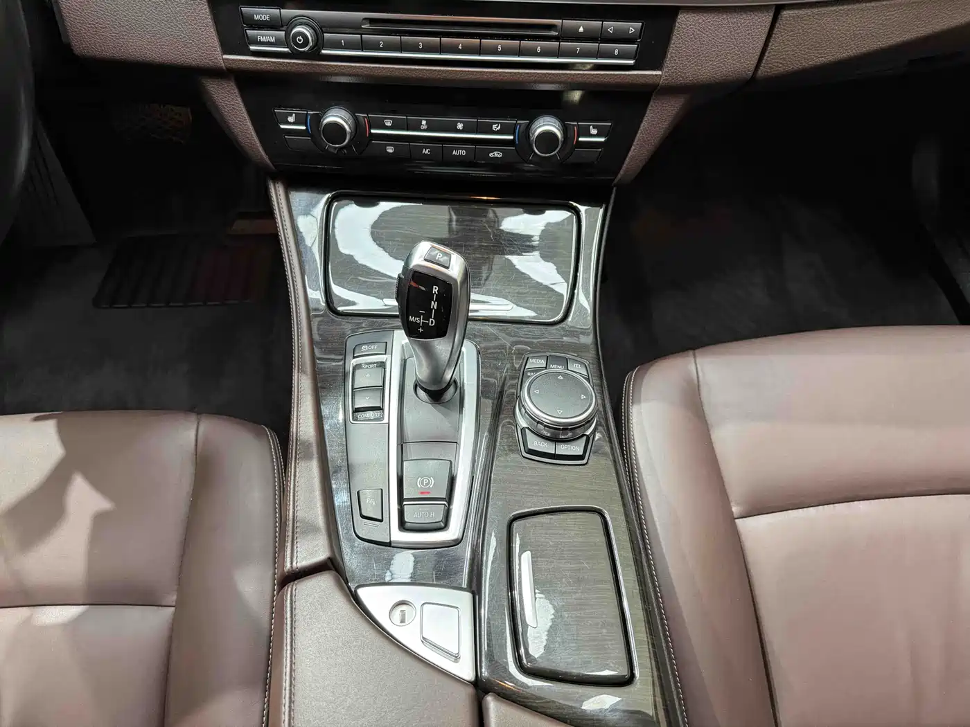 BMW 5 Series 2014 525Li Luxury Design Package фото 24